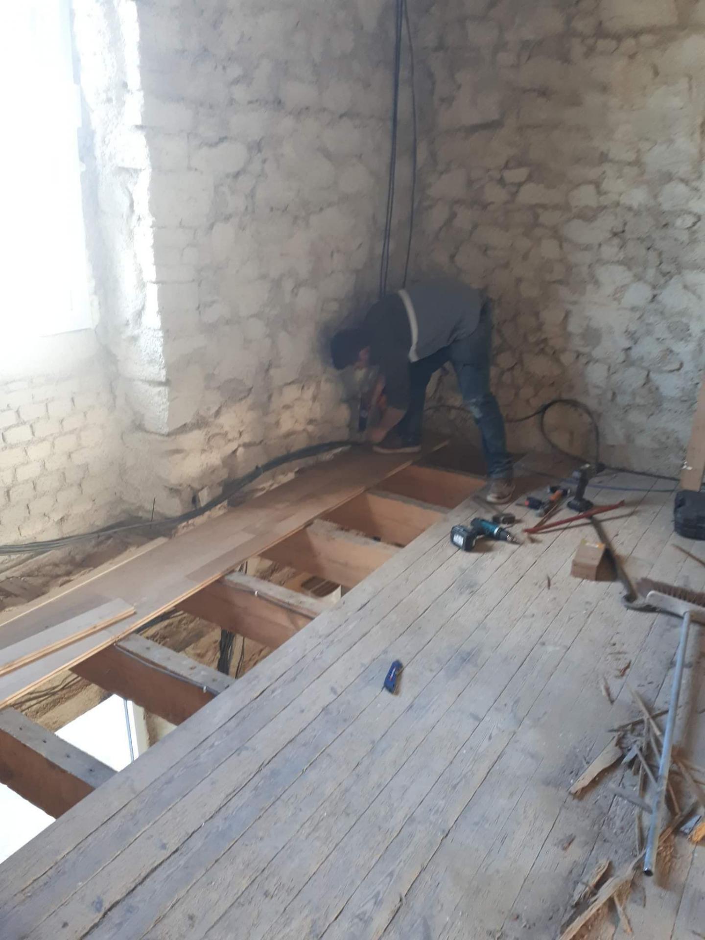 Rénovation d'un plancher par Ti menuiserie Moncoutant